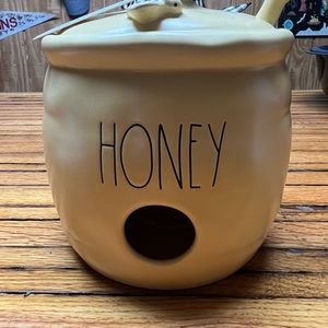 Rae Dunn honey pot, it is light yellow